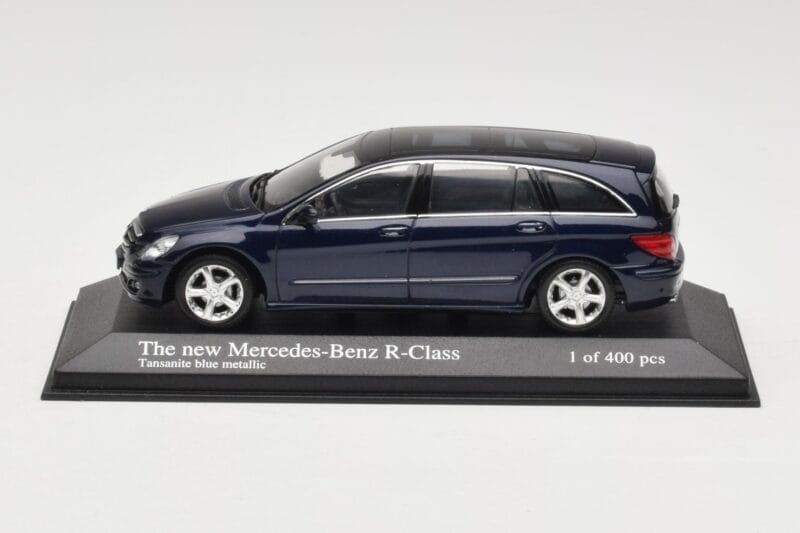 Mercedes R-Class W251 Tanzanite Blue Minichamps 1:43 Mercedes R-Class W251 Tanzanite Blue Minichamps 1:43 B66962215 Diecast