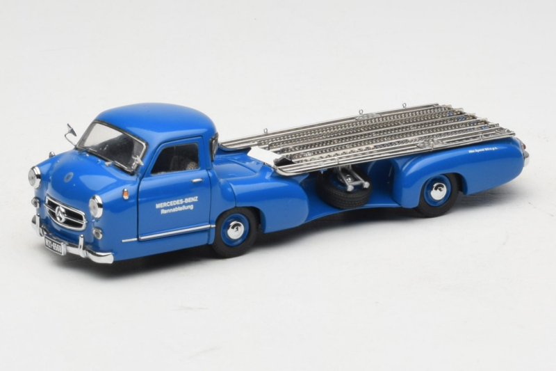 Mercedes Renntransporter Blue Wonder CMC 1:43 M-036K Diecast