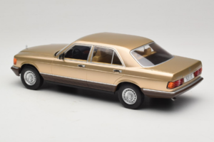 Mercedes S-Class W126 Metallic Beige MCG 1:18 MCG18548 Diecast - image 5 of 6