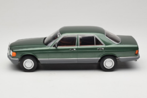 Mercedes S-Class W126 Metallic Green MCG 1:18 MCG18549 Diecast - image 3 of 6