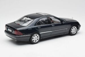 Mercedes S-Class W220 Blue Maisto 1:18 56051 Diecast - image 3 of 8