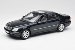 Mercedes S-Class W220 Blue Maisto 1:18 56051 Diecast