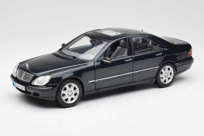 Mercedes S-Class W220 Blue Maisto 1:18 56051 Diecast