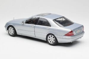 Mercedes S-Class W220 Light Blue Maisto 1:18 56050 Diecast - image 7 of 8