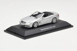 Mercedes SL 55 AMG R230 Silver Minichamps 1:43 B66962347 Diecast - image 2 of 4