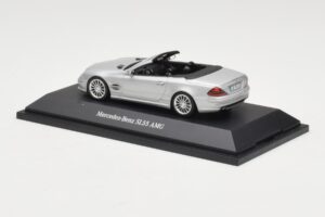 Mercedes SL 55 AMG R230 Silver Minichamps 1:43 B66962347 Diecast - image 3 of 4