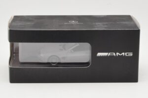 Mercedes SL 55 AMG R230 Silver Minichamps 1:43 B66962347 Diecast - image 4 of 4