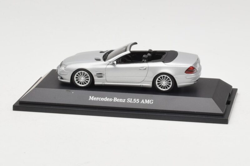 Mercedes SL 55 AMG R230 Silver Minichamps 1:43 B66962347 Diecast