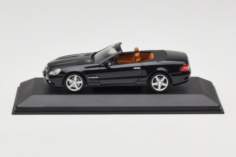 Mercedes SL R230 Black Minichamps 1:43 Mercedes SL R230 Black Minichamps 1:43 B66961922 Diecast