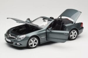 Mercedes SL R230 Amiant Green Minichamps 1:18 B66962389 Diecast - image 2 of 8