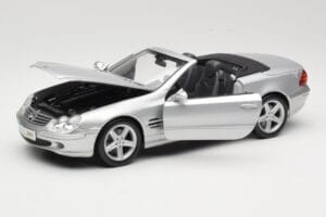 Mercedes SL R230 Silver Maisto 1:18 B66962125 Diecast - image 2 of 8