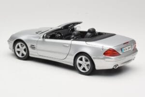 Mercedes SL R230 Silver Maisto 1:18 B66962125 Diecast - image 7 of 8