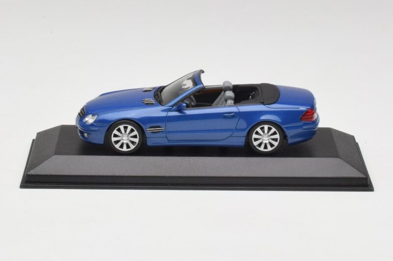 Mercedes SL R230 Tanzanite Blue Minichamps 1:43 B66962250 Diecast