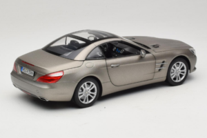Mercedes SL500 R231 Dark Grey Matt Norev 1:18 183590 Diecast - image 4 of 9