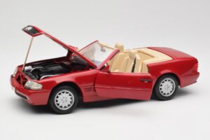 Mercedes SL500 R129 Red Revell 1:18 08927 Diecast - image 2 of 8