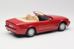 Mercedes SL500 R129 Red Revell 1:18 08927 Diecast - image 3 of 8