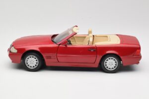 Mercedes SL500 R129 Red Revell 1:18 08927 Diecast - image 4 of 8