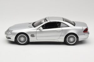 Mercedes SL55 AMG R230 Silver Maisto 1:18 36894 Diecast - image 4 of 8