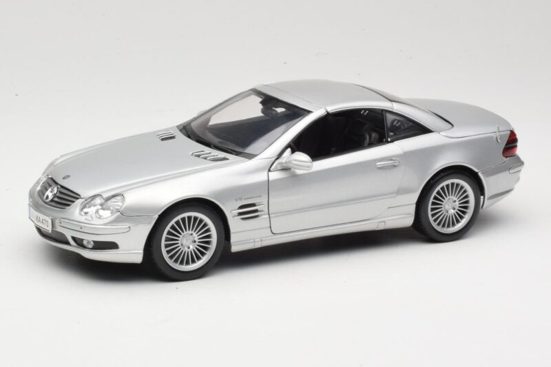 Mercedes SL55 AMG R230 Silver Maisto 1:18 Mercedes SL55 AMG R230 Silver Maisto 1:18 36894 Diecast
