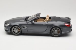 Mercedes SL65 AMG Black Series R230 Matte Black Maisto 1:18 36198 Diecast - image 4 of 8