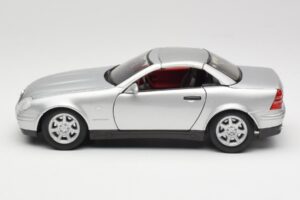 Mercedes SLK R170 Roadster Silver Maisto 1:18 31674 Diecast - image 3 of 9