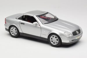Mercedes SLK R170 Roadster Silver Maisto 1:18 31674 Diecast - image 6 of 9