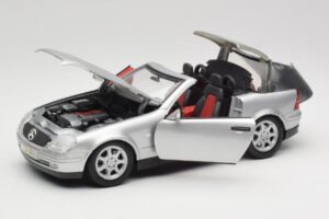 Mercedes SLK R170 Roadster Silver Maisto 1:18 31674 Diecast - image 9 of 9