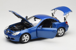 Mercedes SLK R171 Blue Metallic Minichamps 1:18 100033131 Diecast - image 2 of 11