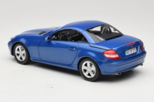 Mercedes SLK R171 Blue Metallic Minichamps 1:18 100033131 Diecast - image 10 of 11