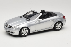 Mercedes SLK R171 Silver Minichamps 1:18 B66962318 Diecast