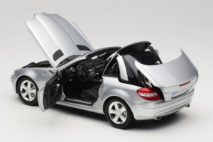 Mercedes SLK R171 Silver Minichamps 1:18 B66962318 Diecast - image 6 of 9