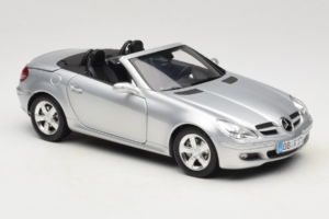 Mercedes SLK R171 Silver Minichamps 1:18 B66962318 Diecast - image 7 of 9