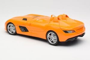 Mercedes SLR McLaren C199 Stirling Moss AMG Solarbeam Metallic Minichamps 1:18 100038400 Diecast - image 7 of 8