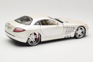 Mercedes SLR McLaren C199 White Maisto 1:18 31068 Diecast - image 3 of 8