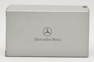 Mercedes SLR McLaren Crystal Silver Minichamps 1:43 B66961974 Diecast - image 4 of 4