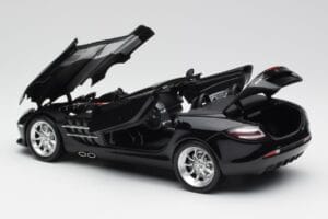 Mercedes SLR McLaren Roadster R199 Crystal Galaxit Black Minichamps 1:18 B66961004 Diecast - image 5 of 8