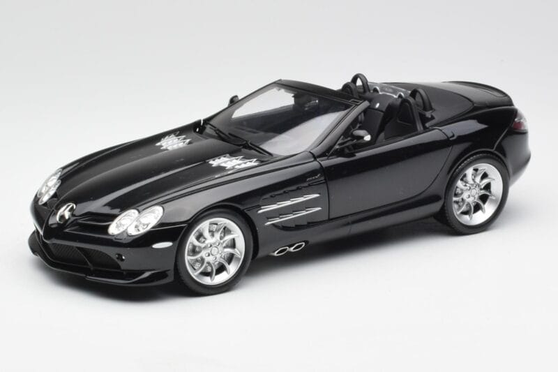 Mercedes SLR McLaren Roadster R199 Crystal Galaxit Black Minichamps 1:18 B66961004 Diecast