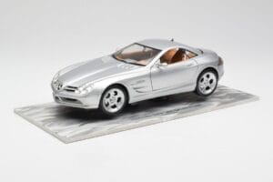 Mercedes SLR Vision Silver Limited Edition With Aluminium Base Bburago 1:18 Mercedes SLR Vision Silver Limited Edition With Aluminium Base Bburago 1:18 B66962102 Diecast