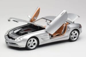 Mercedes SLR Vision Liquid Silver Maisto 1:18 B66962101 Diecast - image 2 of 8