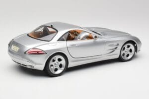 Mercedes SLR Vision Liquid Silver Maisto 1:18 B66962101 Diecast - image 3 of 8