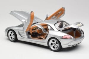 Mercedes SLR Vision Liquid Silver Maisto 1:18 B66962101 Diecast - image 5 of 8