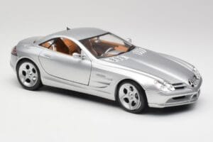 Mercedes SLR Vision Liquid Silver Maisto 1:18 B66962101 Diecast - image 6 of 8