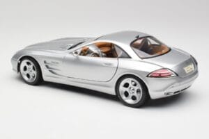 Mercedes SLR Vision Liquid Silver Maisto 1:18 B66962101 Diecast - image 7 of 8
