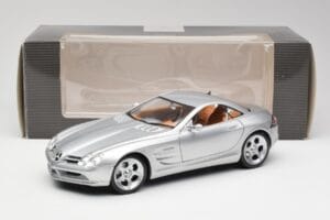 Mercedes SLR Vision Liquid Silver Maisto 1:18 B66962101 Diecast - image 8 of 8