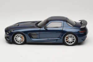 Mercedes SLS AMG Black Series Daytona Blue Metallic Minichamps 1:18 110033026 Diecast - image 4 of 8