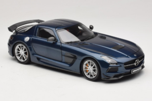 Mercedes SLS AMG Black Series Daytona Blue Metallic Minichamps 1:18 110033026 Diecast - image 6 of 8