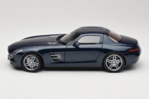 Mercedes SLS AMG C197 Blue Metallic Minichamps 1:18 100039021 Diecast - image 4 of 8