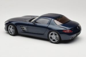 Mercedes SLS AMG C197 Blue Metallic Minichamps 1:18 100039021 Diecast - image 7 of 8