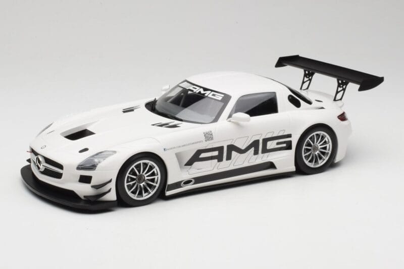 Mercedes AMG SLS C197 GT3 Street White Minichamps 1:18 151123107 Diecast