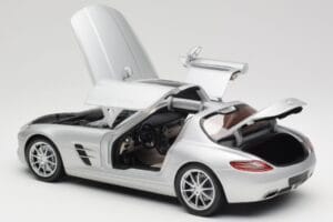 Mercedes SLS AMG C197 Iridium Silver Minichamps 1:18 100039026 Diecast - image 5 of 8